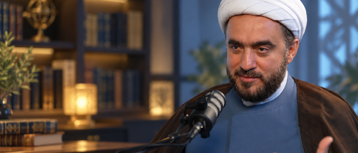 الشيخ يوسف عبد المجيد عبّاس في غلاف برنامج الإنسان والدين